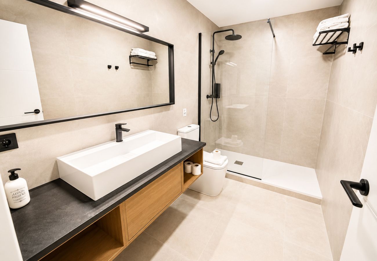 Rent by room in Vinaroz / Vinaros - AH Rentals - Smart Living. Suite Deluxe