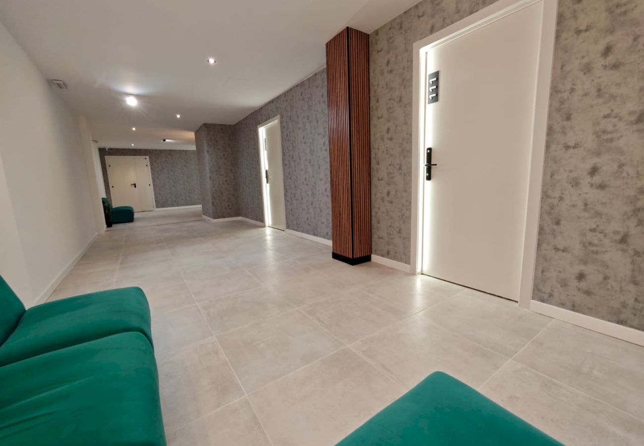 Rent by room in Vinaroz / Vinaros - AH Rentals - Smart Living. Doble Room
